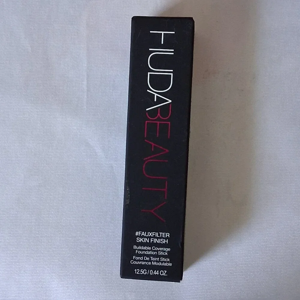 Huda Beauty Churro 415N Buildable Coverage Foundation Stick NIB